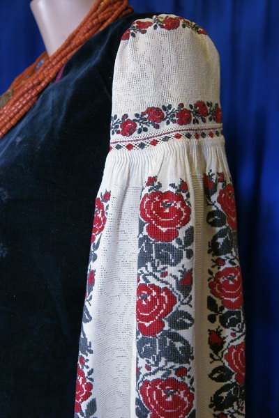 Файна дівка - фрагмент рукава - Фрагмент костюму традиційного 