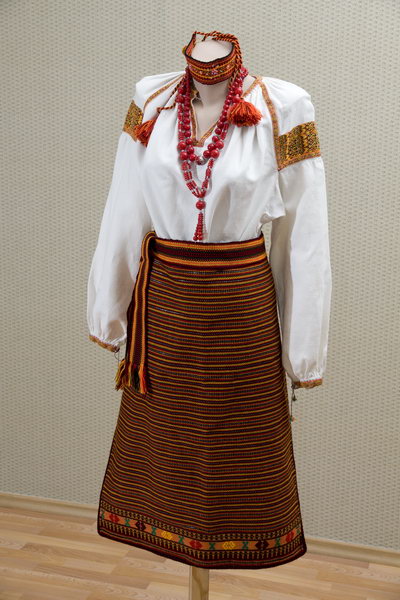 Космацьке вбрання - Костюм традиційний 