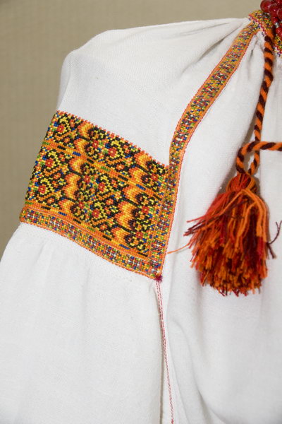 Космацьке вбрання - фрагмент 1 - Фрагмент костюму традиційного 