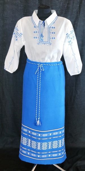 Переяславські узори - Костюм жіночий. Блуза - ручна вишивка, маркізет. Плахта - ручне ткацтво.