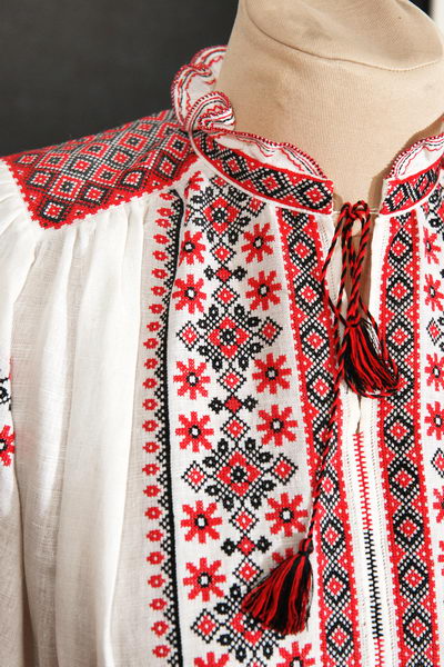 Традиційна сукня - фрагмент 1 - Фрагмент костюму традиційного 