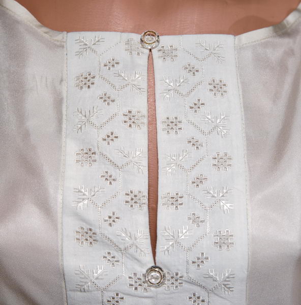 Шовкове плаття - фрагмент - Сукня жіноча. Натуральний шовк, ручна робота. Вишивка білим по білому.