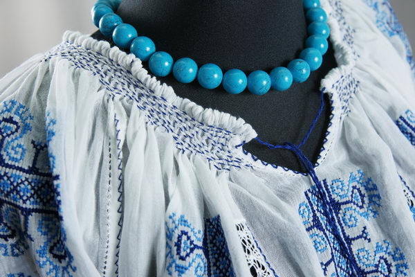 Блакитні мережки - фрагмент 2 - Фрагмент блузи жіночої  