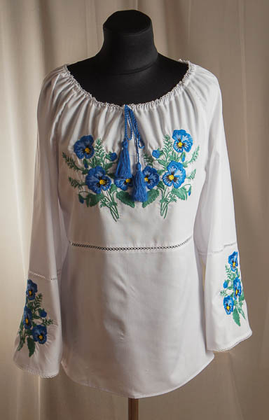 Анютини глазки - Блуза жіноча, сорочечна тканина, машинна вишивка.