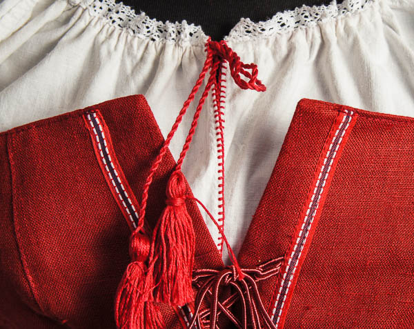 Розшиті рукавчики - фрагмент - Ансамбль жіночого одягу. Льон, ручна вишивка.