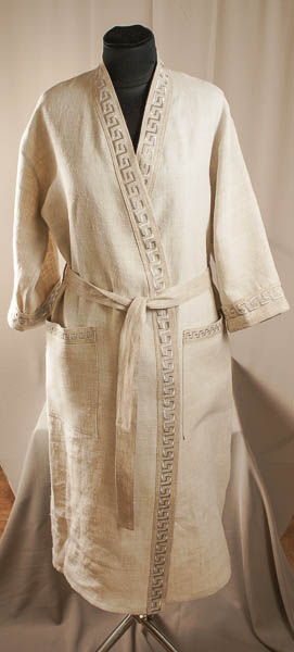 Халат с домотканого конопляного полотна - Одяг із конопляного домотканого полотна (халат) оздоблений машиною вишивкою 