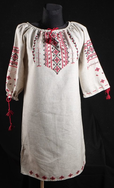 116-23 - Сукня жіноча. Натуральна тканина. Ручна вишивка.