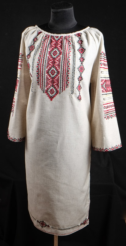 116-24 - Сукня жіноча. Натуральна тканина. Ручна вишивка.