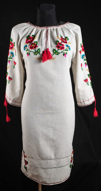 116-27 - Сукня жіноча. Натуральна тканина. Ручна вишивка.
