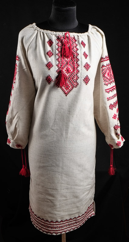 116-28 - Сукня жіноча. Натуральна тканина. Ручна вишивка.