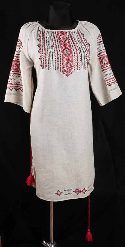 116-29 - Сукня жіноча. Натуральна тканина. Ручна вишивка.