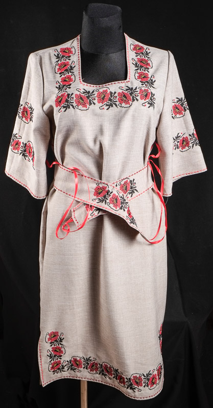 116-35 - Сукня жіноча. Натуральна тканина. Ручна вишивка.