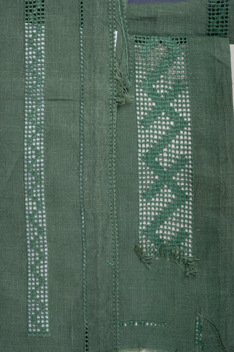 Сорочка жіноча ЖСР-091118-1 - Тканина льон, техніки вишивання: стовпчик, прутик під рубцем, зубцювання.